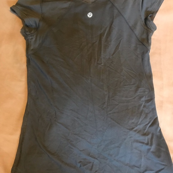 Lululemon Silky & soft Tee Black with silver striped - Picture 2 of 2